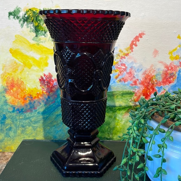 Vintage Avon vase - Picture 2 of 11